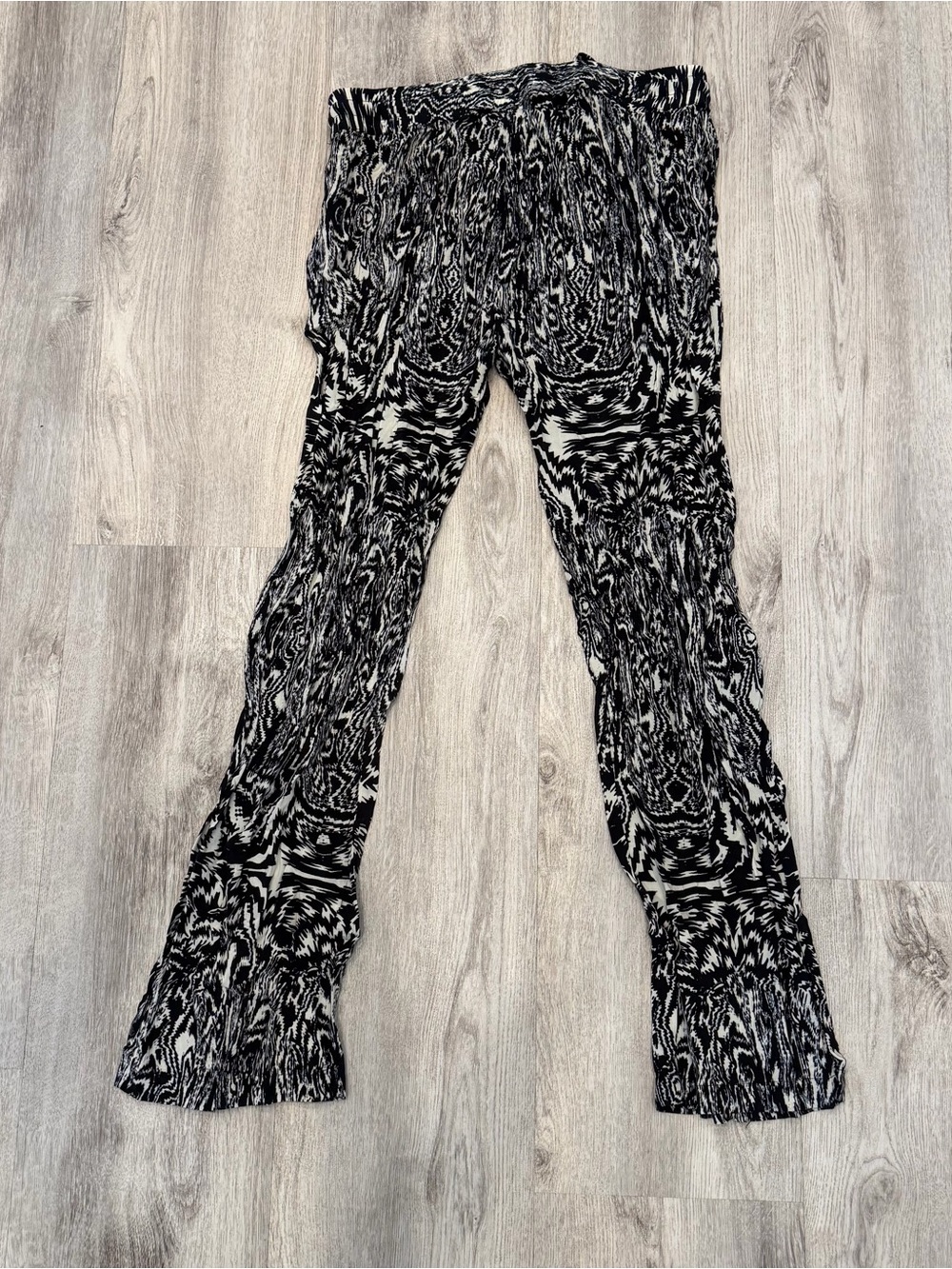 Hester & Orchard Black White Printed Flare Pants Size‎ Medium - Picture 3 of 3